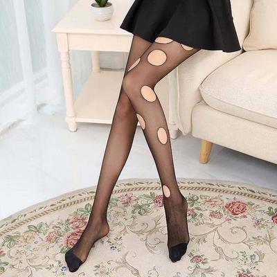 你的絲襪容易破？落伍了！今年流行這樣的“無痕褲”，男士襪子更耐穿